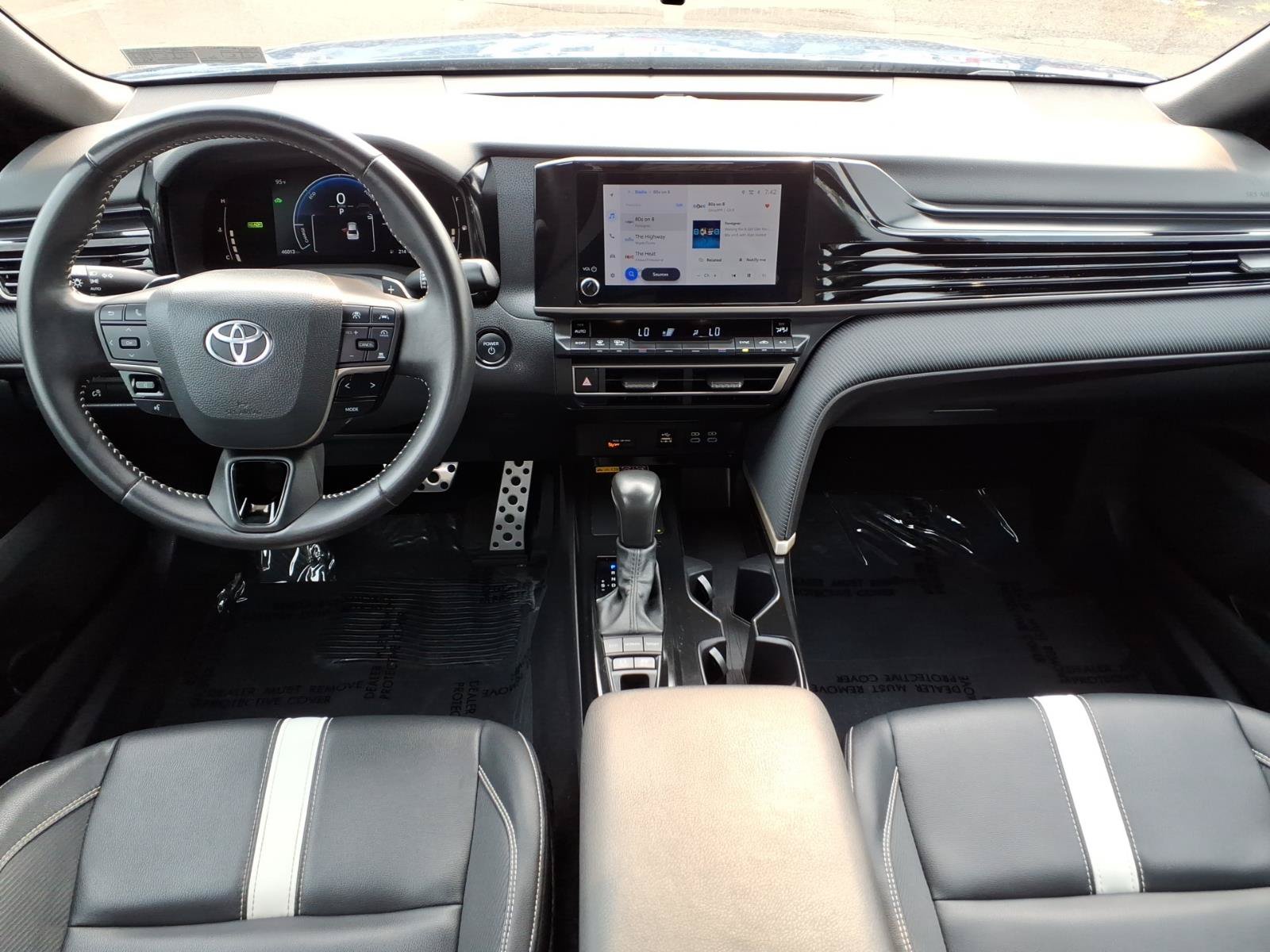 Used 2025 Toyota Camry SE FWD image 12