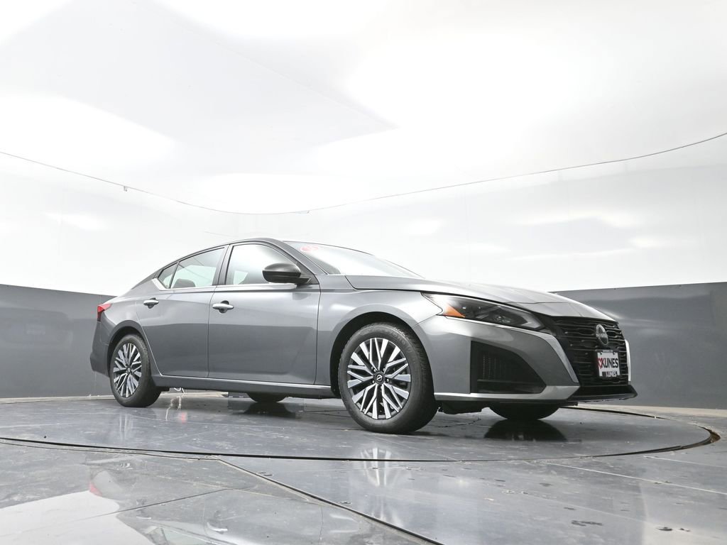 Used 2024 Nissan Altima 2.5 SV image 49