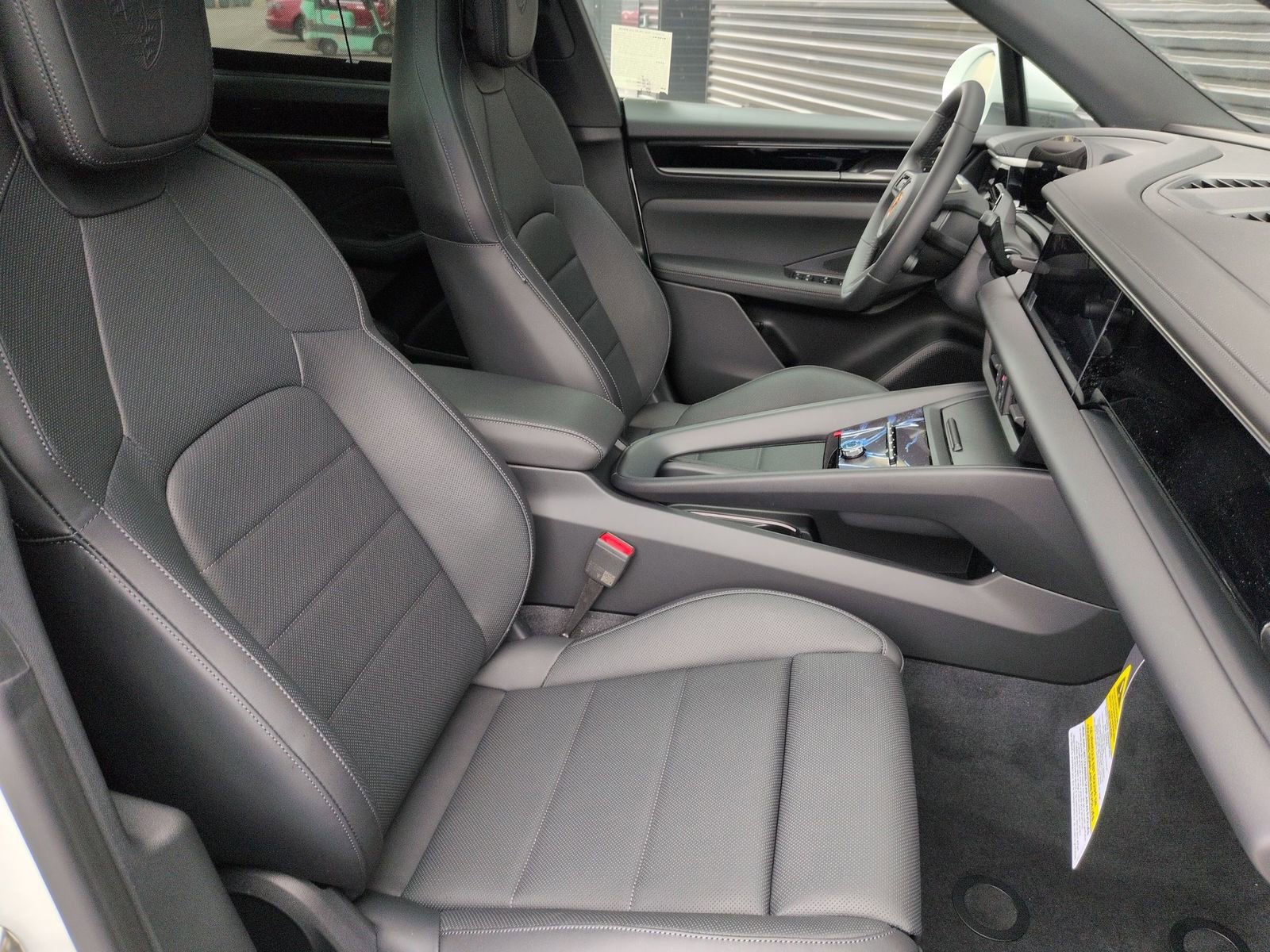 Used 2026 Porsche Macan Electric image 23