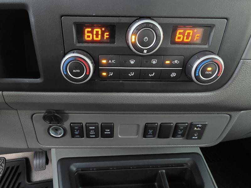 Used 2018 Nissan NV 3500 SL image 24