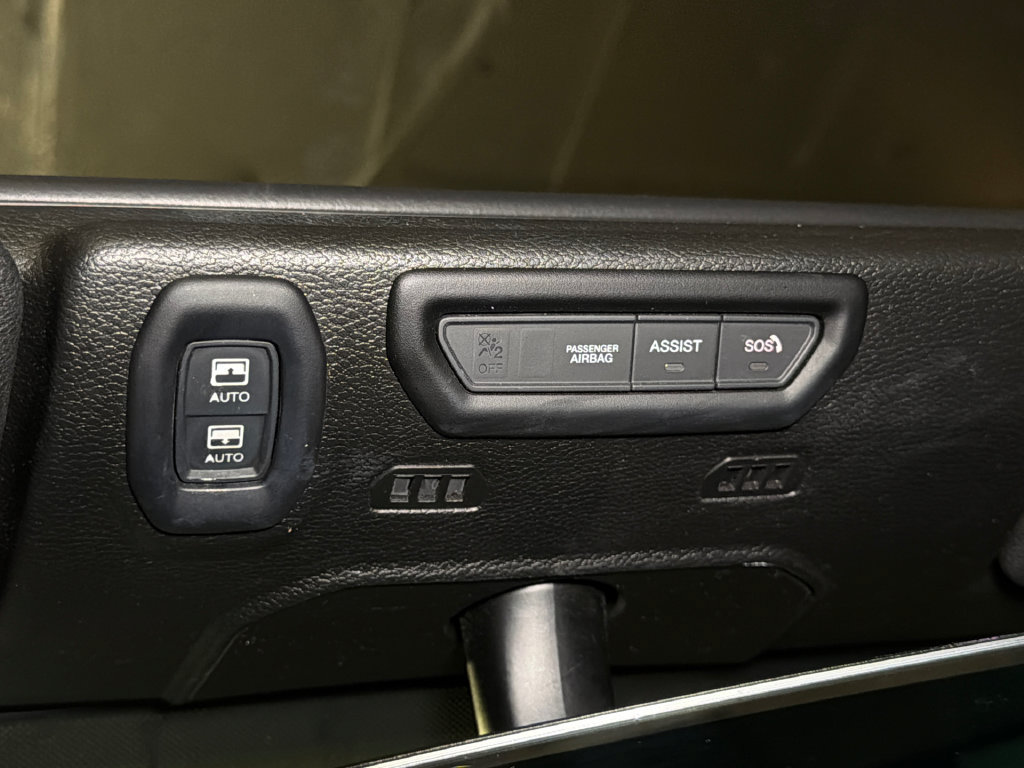 Used 2022 Jeep Wrangler Unlimited Sahara AWD/4WD image 22