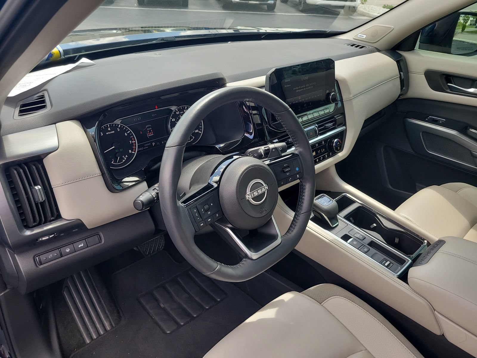 Used 2024 Nissan Pathfinder SL w/ SL Premium Package FWD image 19