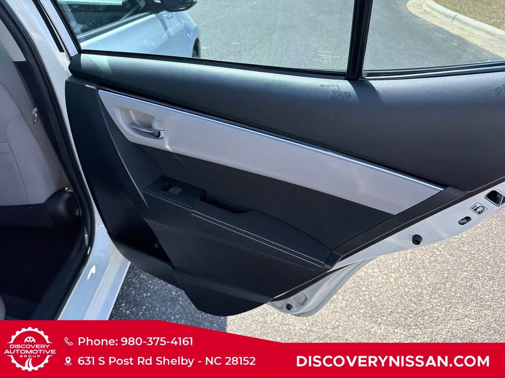 Used 2018 Toyota Corolla LE FWD image 34