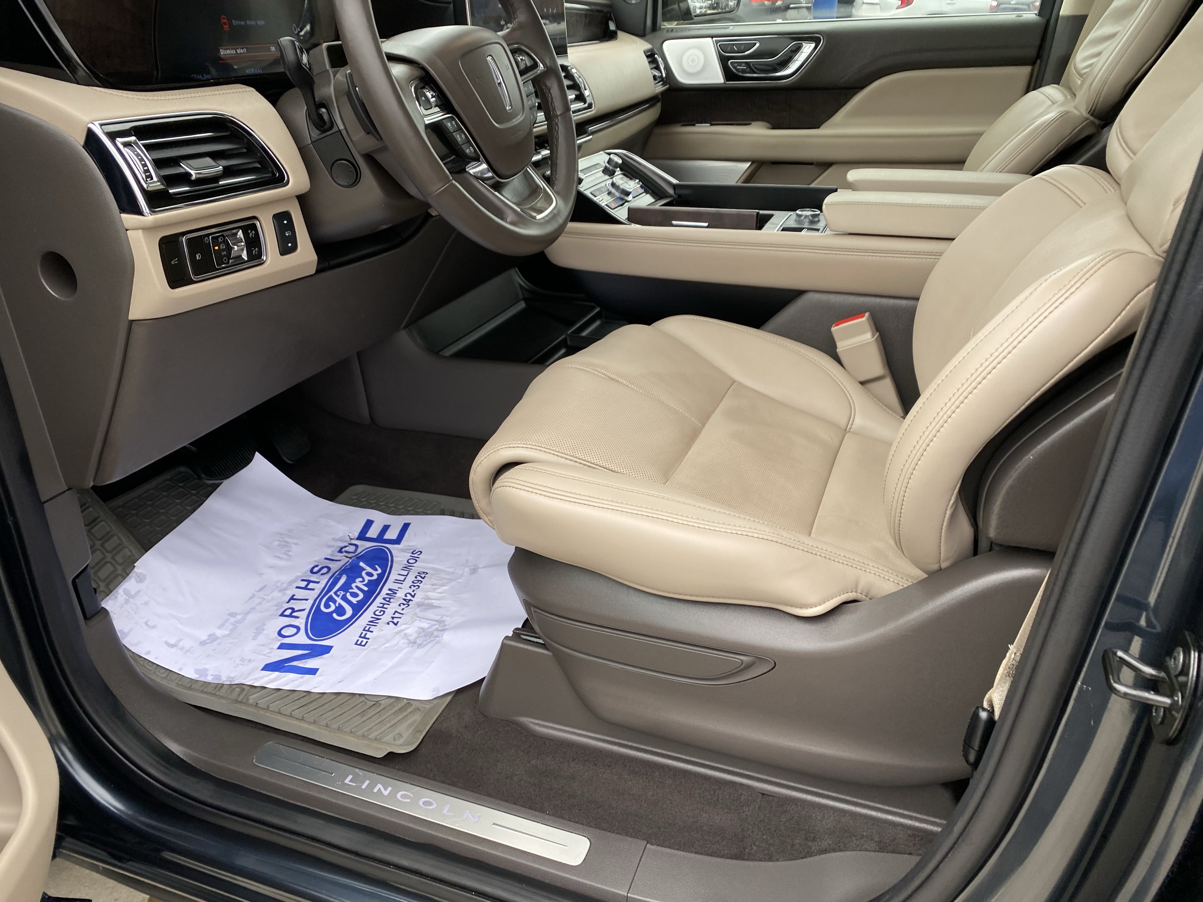 Used 2024 Lincoln Navigator Reserve AWD/4WD image 20