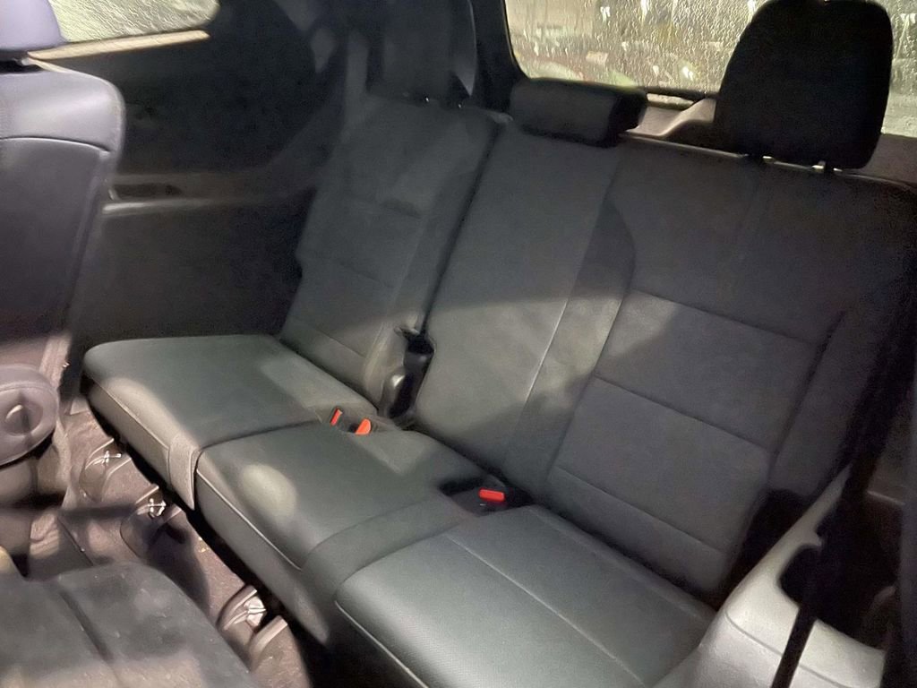 Used 2024 GMC Acadia AT4 w/ Luxury Package image 26