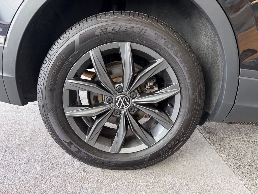 Used 2022 Volkswagen Tiguan SE AWD/4WD image 29