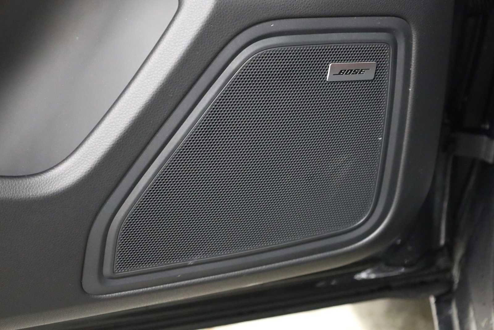 New 2026 Porsche Macan image 17