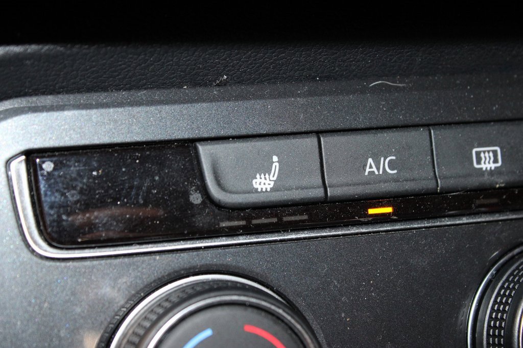 Used 2022 Volkswagen Tiguan S image 4