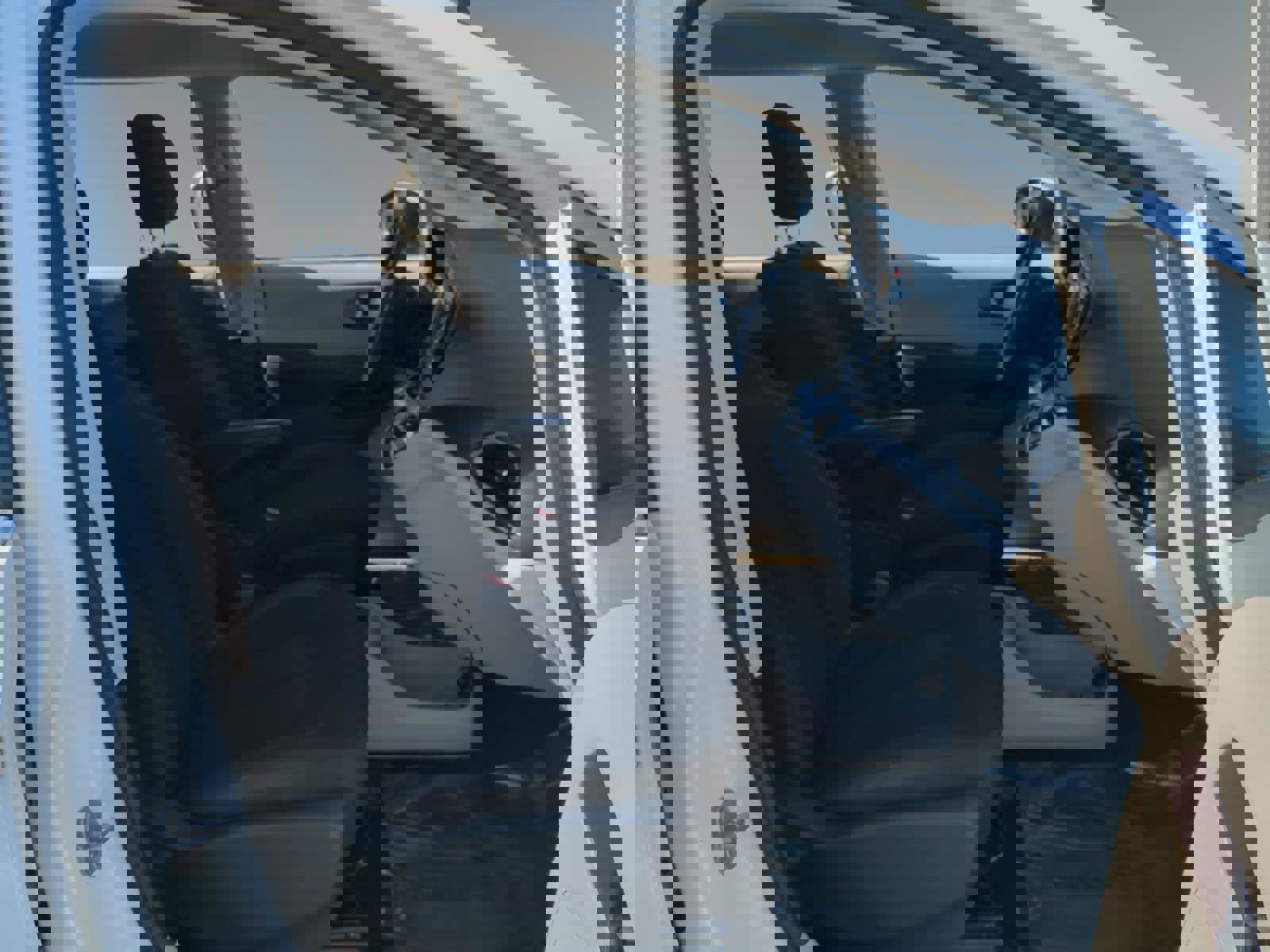 Used 2022 Chrysler Voyager LX image 15