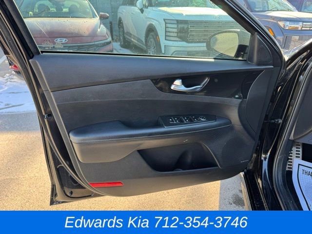 Used 2022 Kia Forte GT-Line w/ GT-Line Premium Package image 15