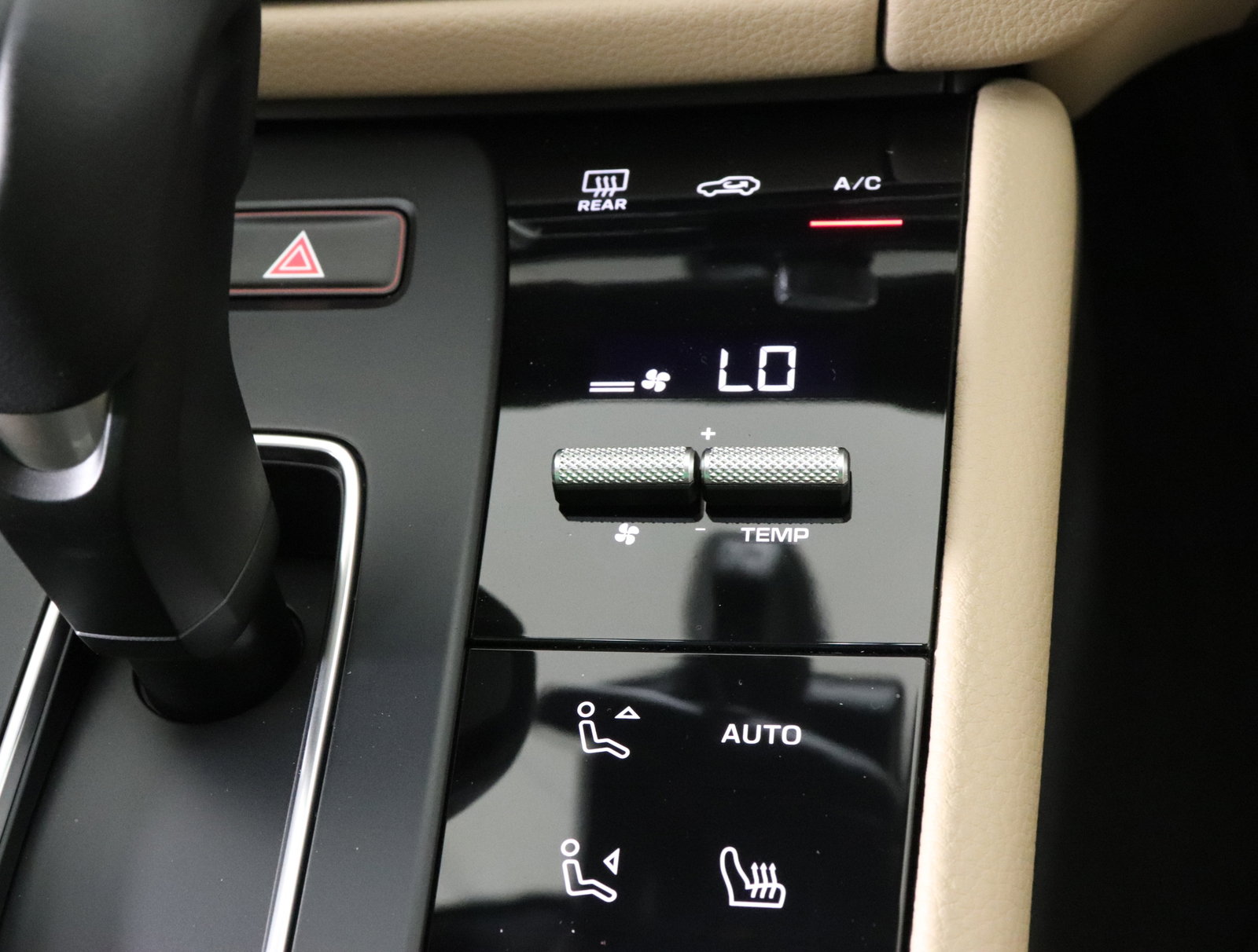 Used 2025 Porsche Macan image 33