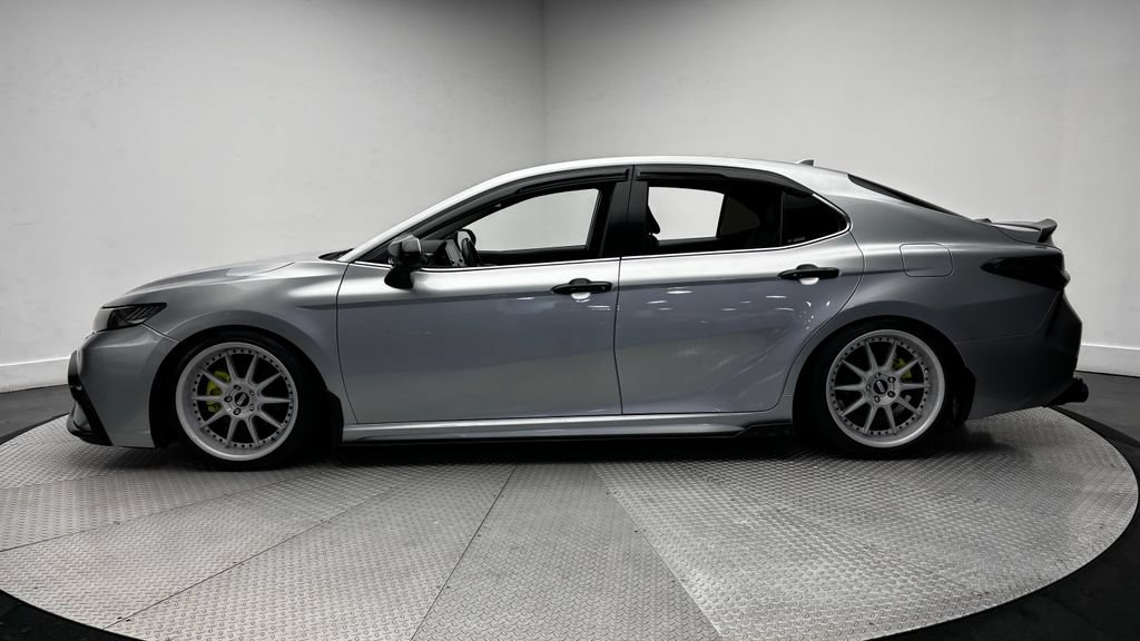 Used 2023 Toyota Camry SE AWD/4WD image 4
