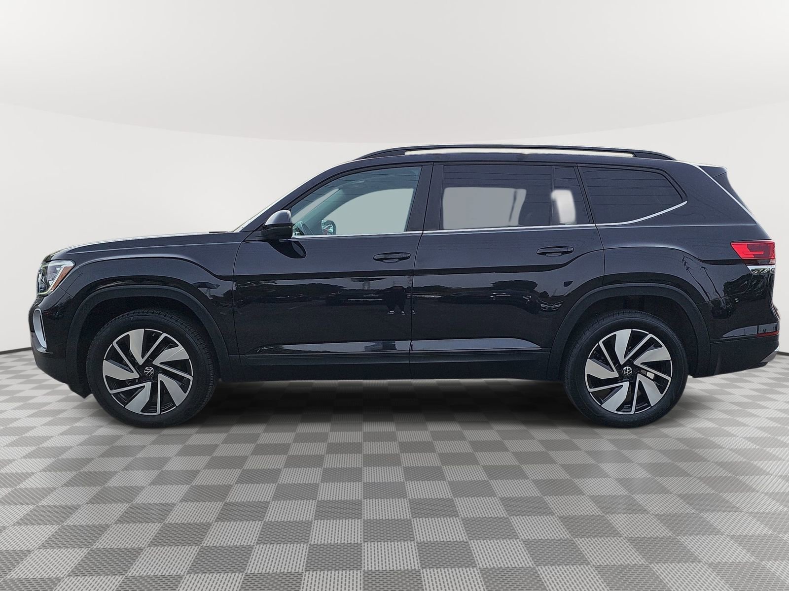Used 2024 Volkswagen Atlas SE image 8