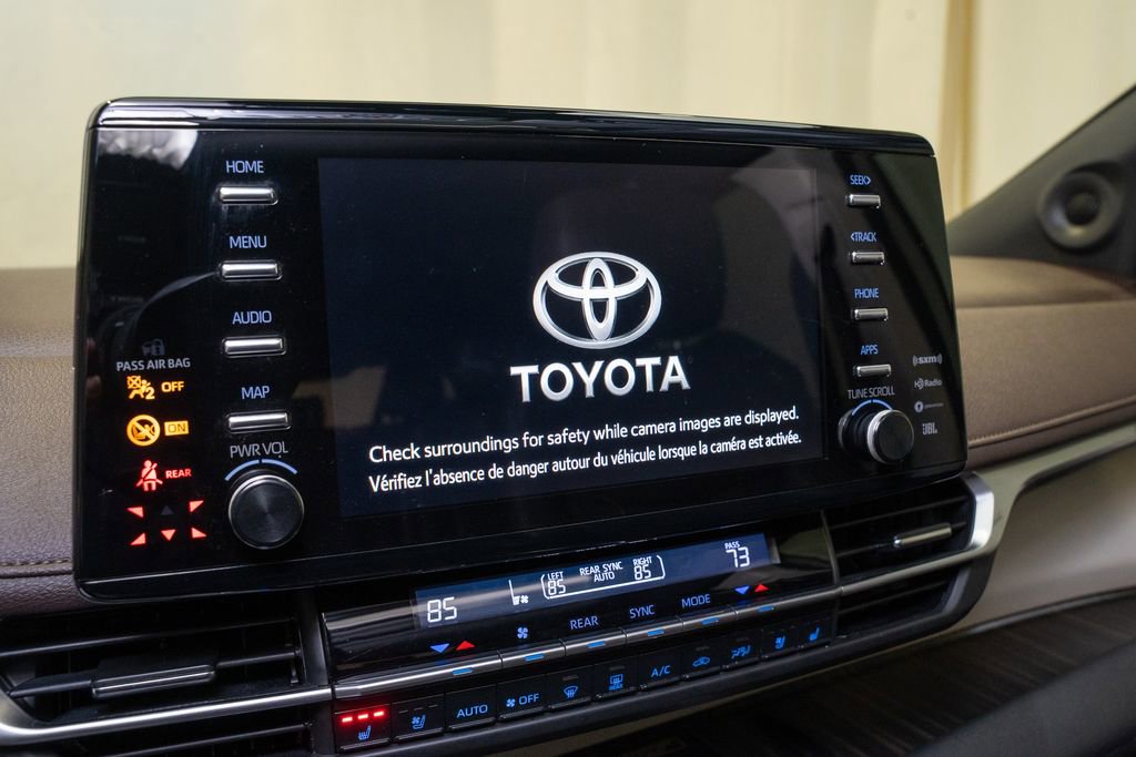 Used 2022 Toyota Sienna Platinum image 15