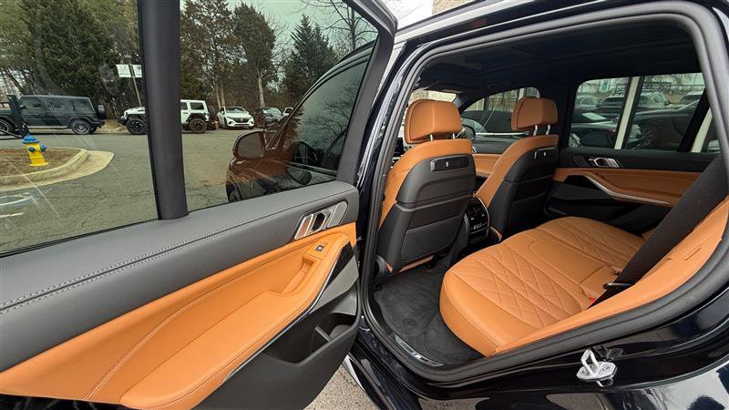 Used 2025 BMW X5 xDrive50e w/ M Sport Package image 16