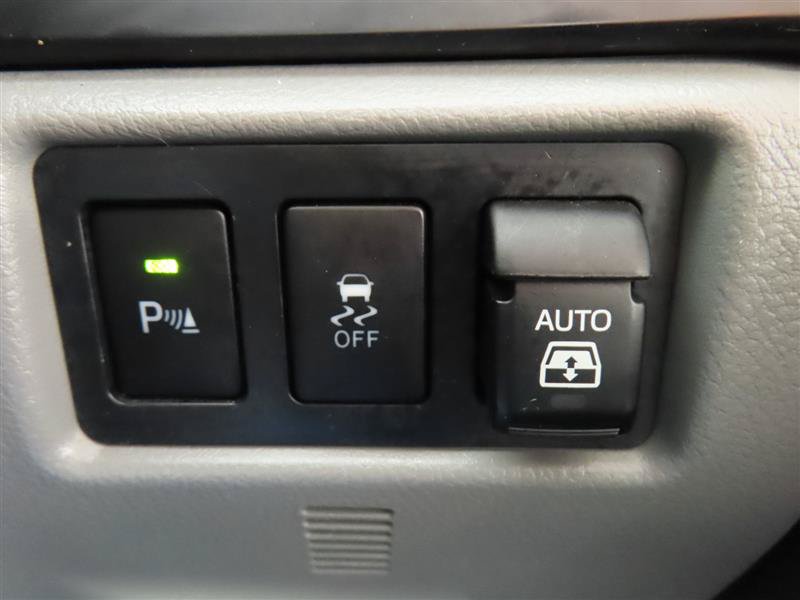 Used 2019 Toyota Sequoia SR5 AWD/4WD image 22