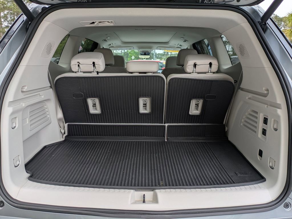 Used 2025 Buick Enclave Avenir w/ Super Cruise Package FWD image 13