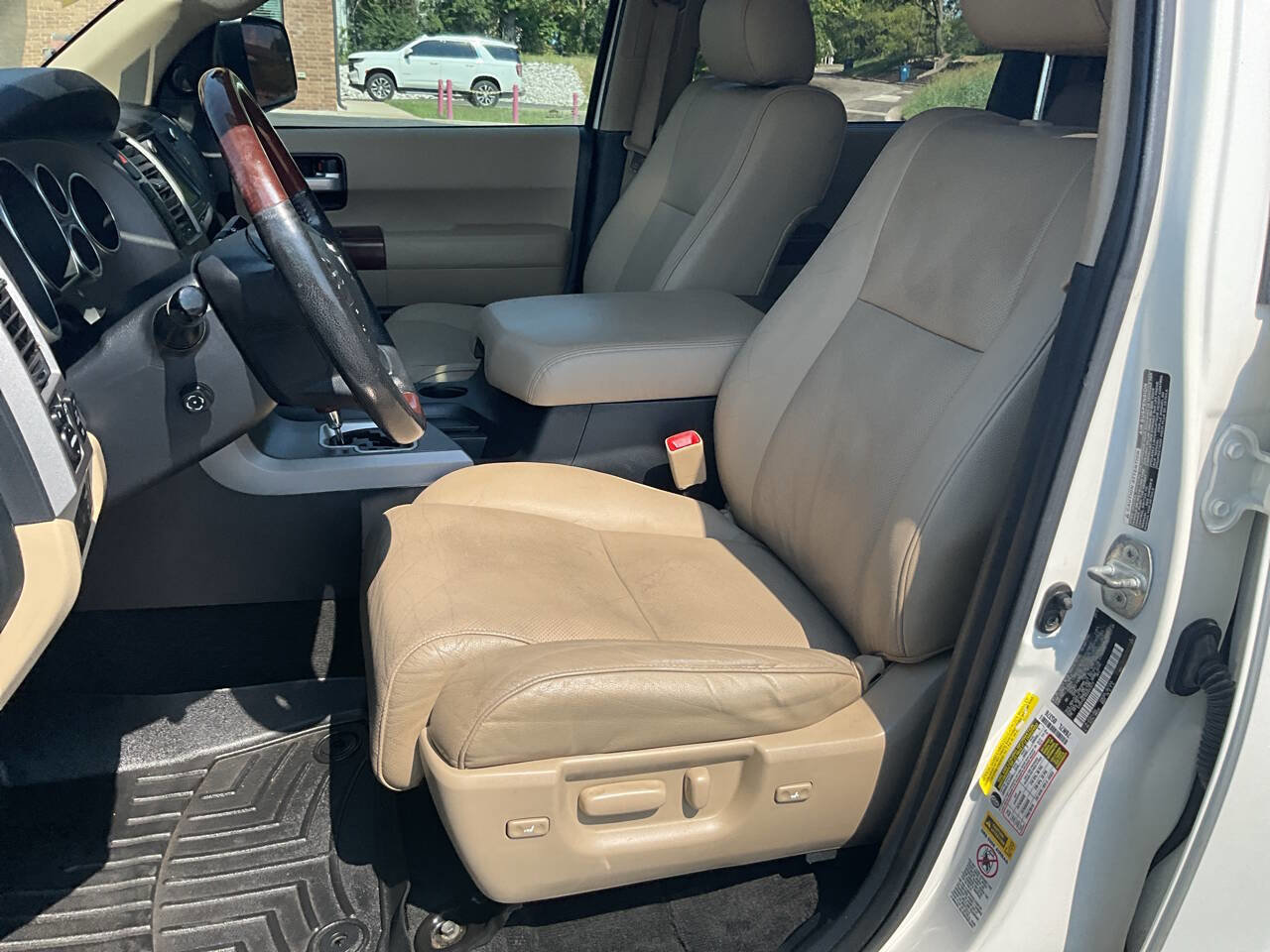Used 2013 Toyota Sequoia Platinum image 10
