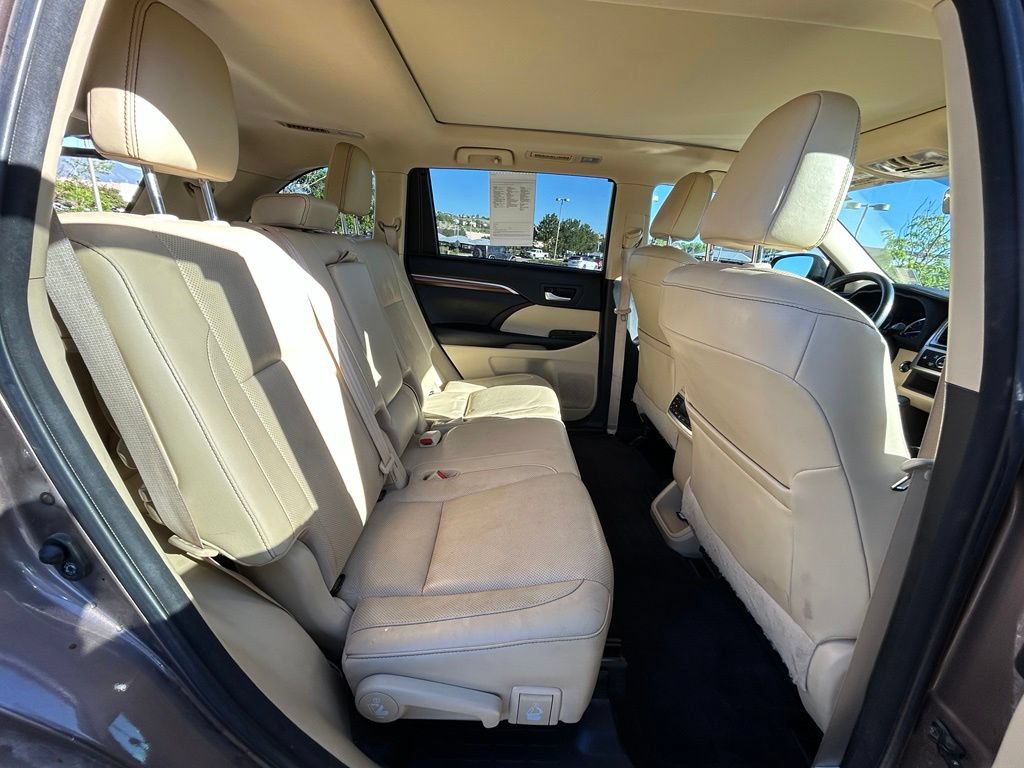 Used 2017 Toyota Highlander Limited Platinum AWD/4WD image 31