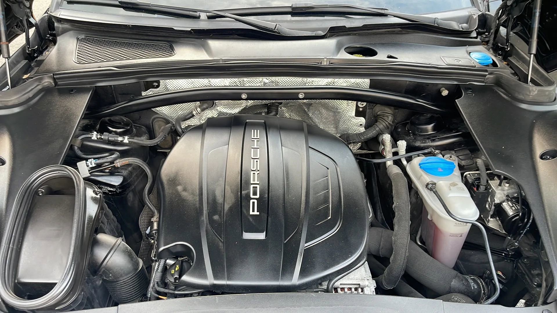 Used 2017 Porsche Macan image 26