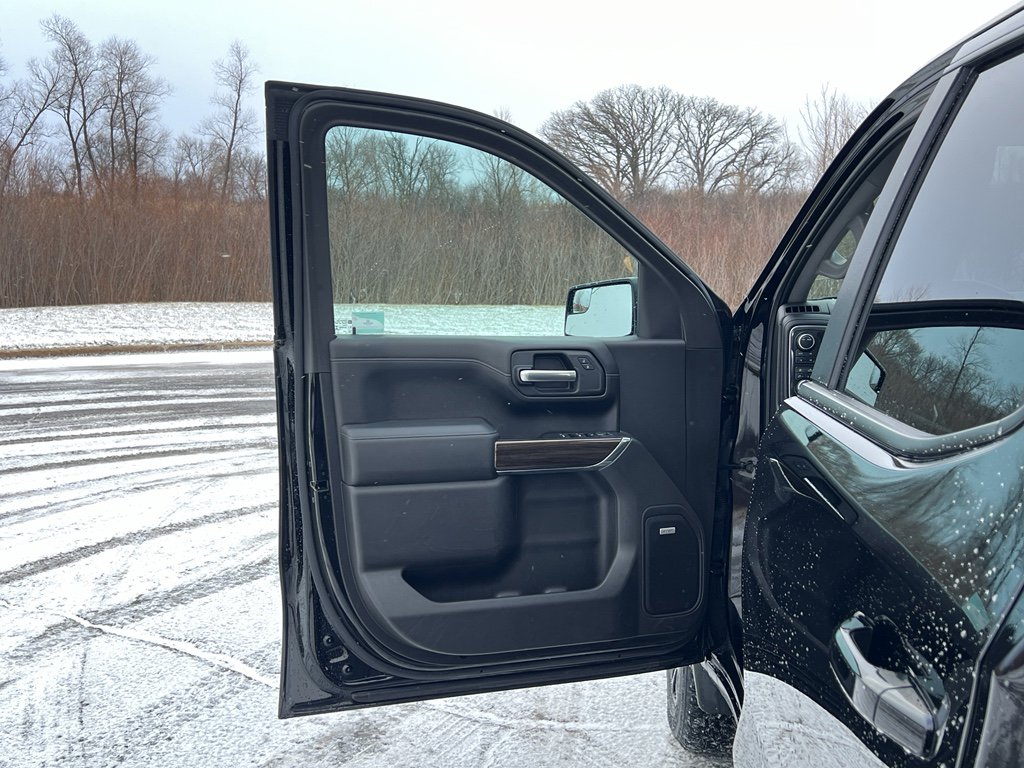 Used 2021 Chevrolet Silverado 1500 LT Trail Boss w/ Convenience Package II image 9