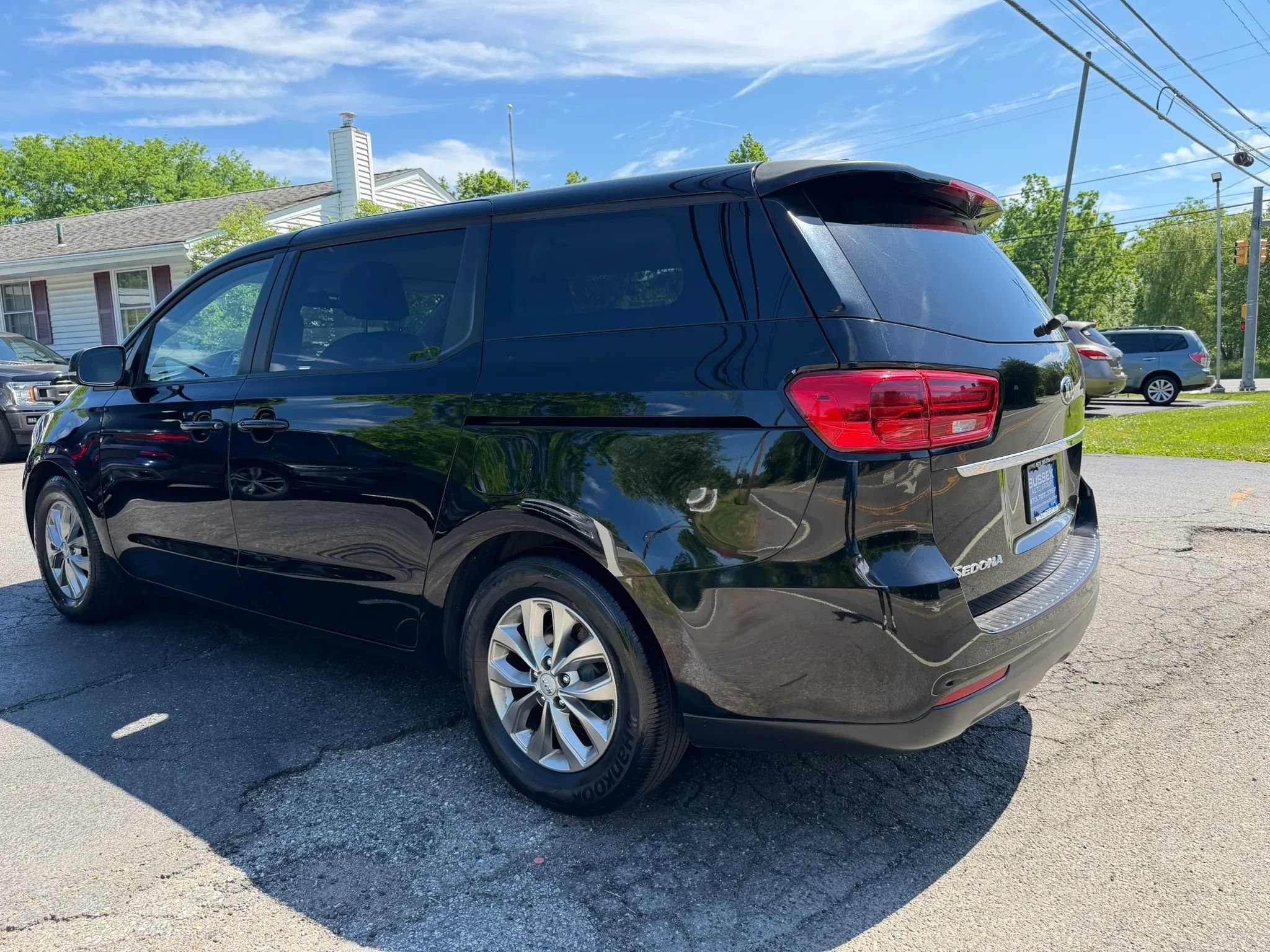 Used 2019 Kia Sedona LX FWD image 4