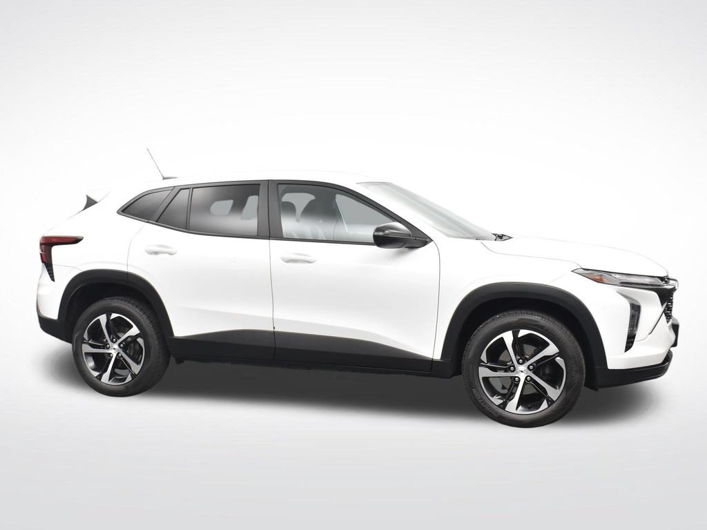 Used 2024 Chevrolet Trax RS FWD image 7