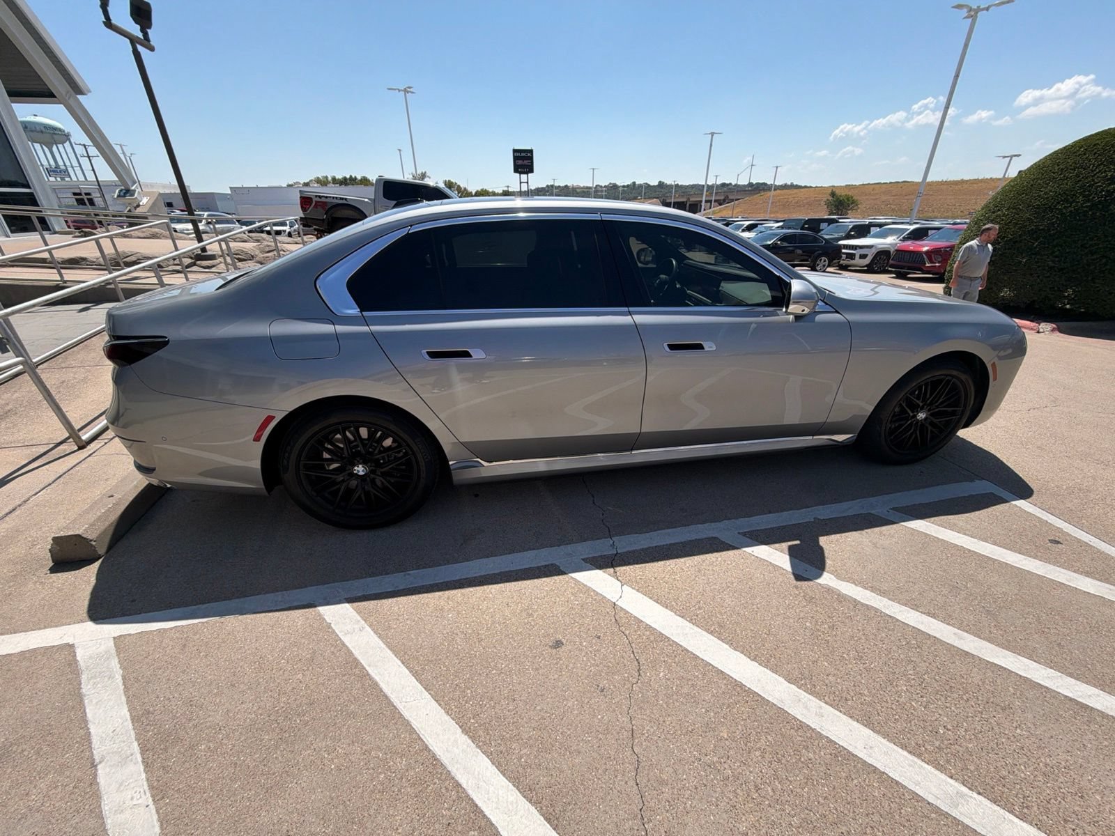 Used 2024 BMW i7 eDrive50 RWD image 8