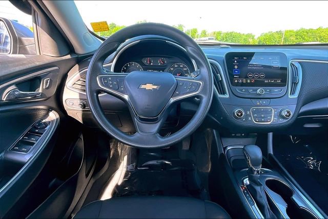 Used 2025 Chevrolet Malibu LT FWD image 8