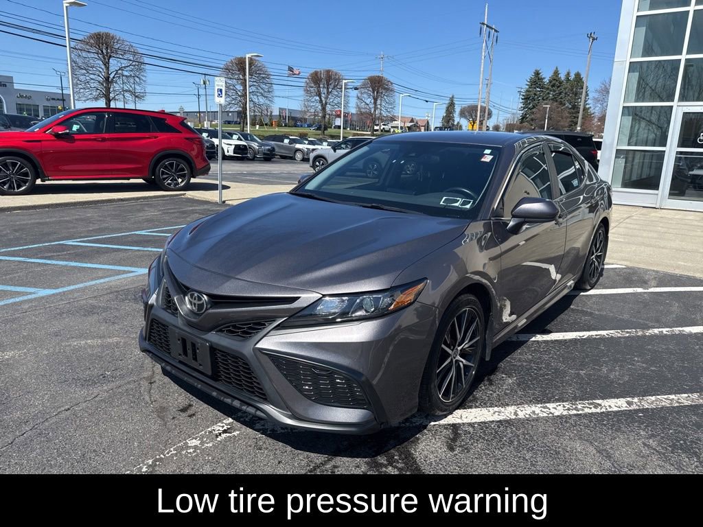 Used 2021 Toyota Camry SE image 11