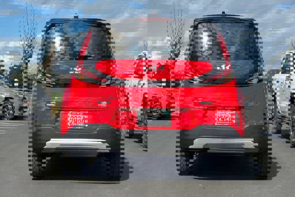 Used 2024 Kia Soul EX image 5