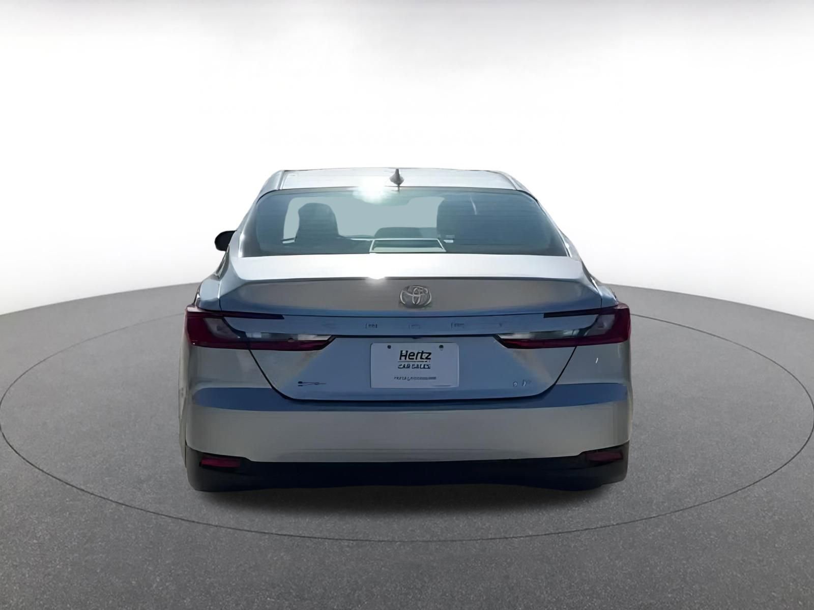 Used 2025 Toyota Camry LE image 12