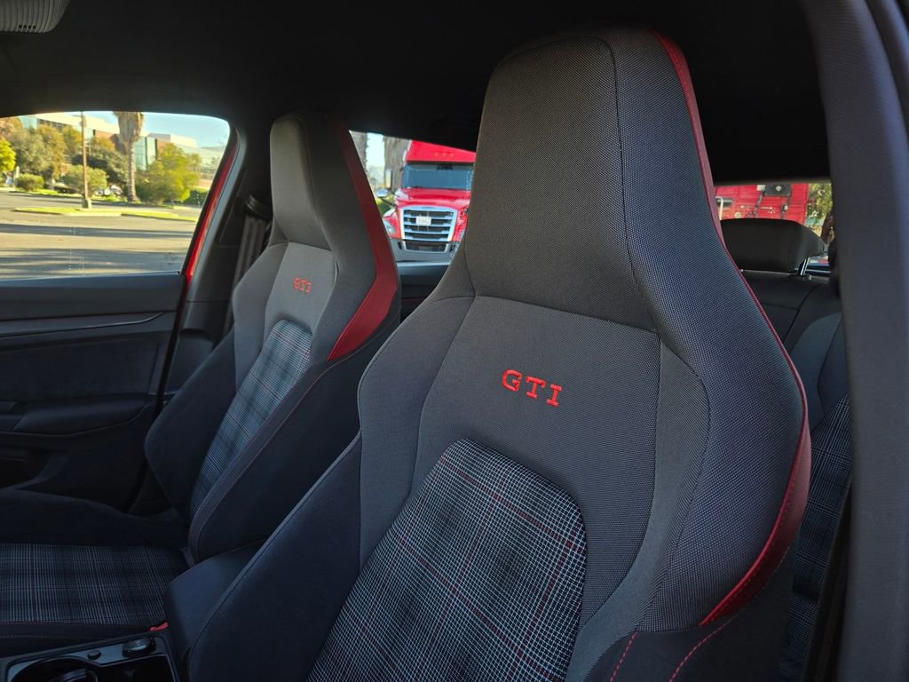 Used 2023 Volkswagen GTI 40th Anniversary Edition image 19