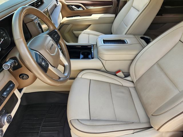 Used 2021 GMC Yukon Denali w/ Denali Premium Package image 13