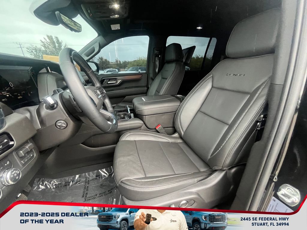Used 2025 GMC Yukon XL Denali w/ Denali Reserve Package image 10