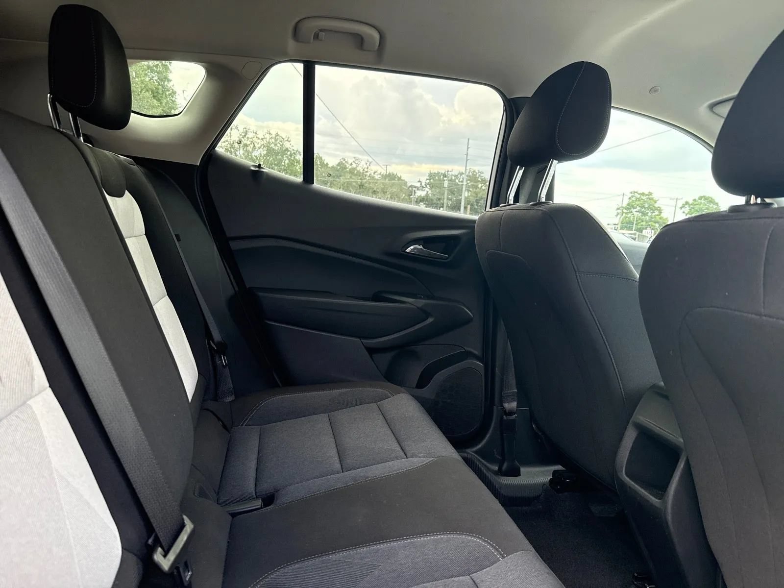 Used 2025 Chevrolet Trax LS FWD image 13