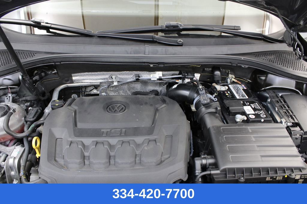 Certified 2023 Volkswagen Tiguan SE R-Line image 31