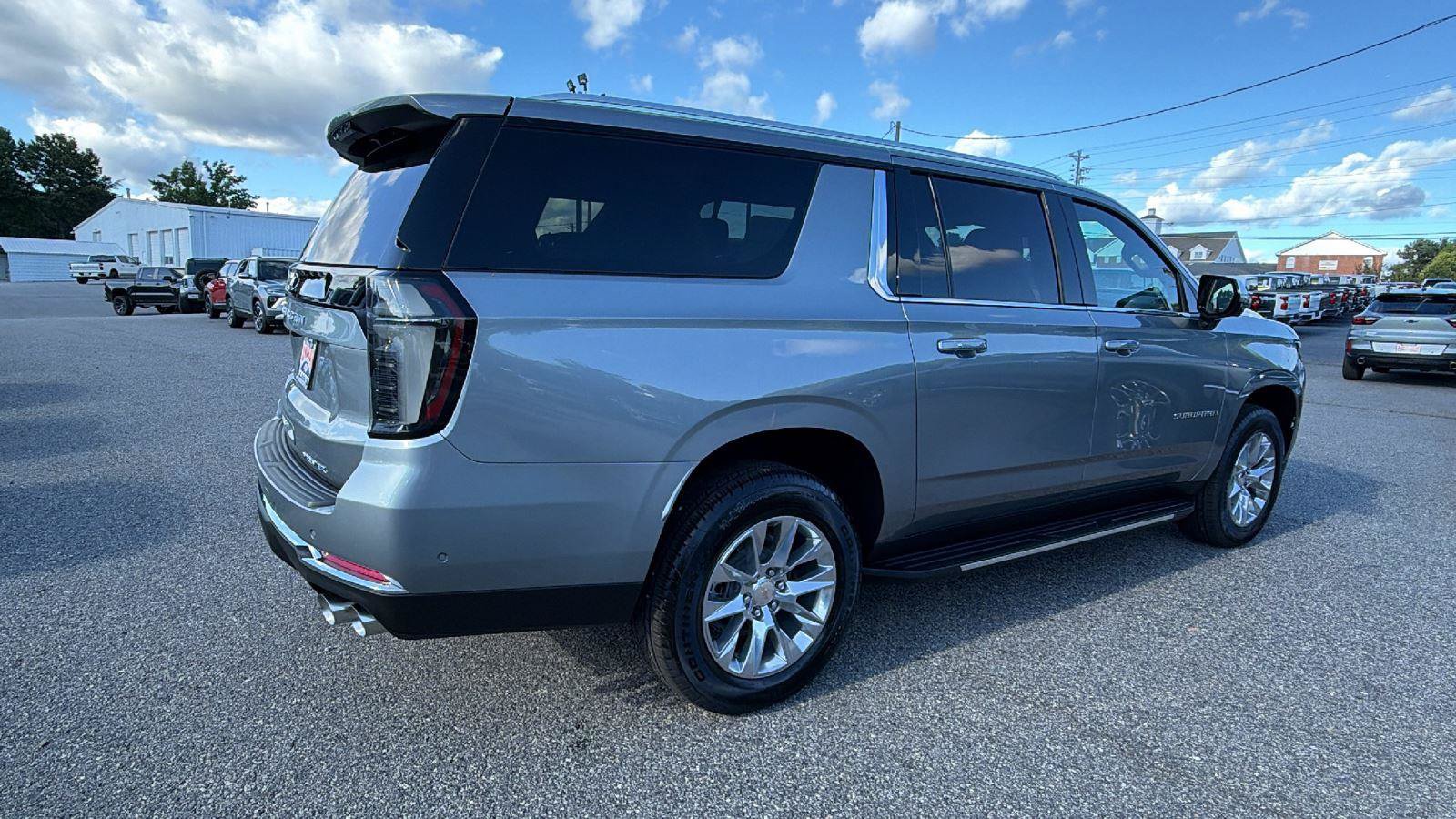 New 2026 Chevrolet Suburban Premier w/ Sun And Tow Package AWD/4WD image 8