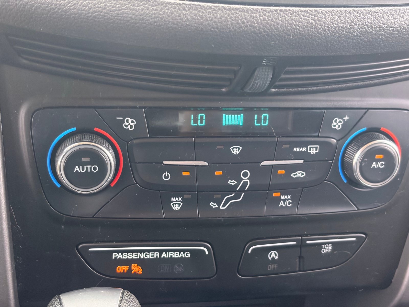 Used 2017 Ford Escape SE FWD image 24