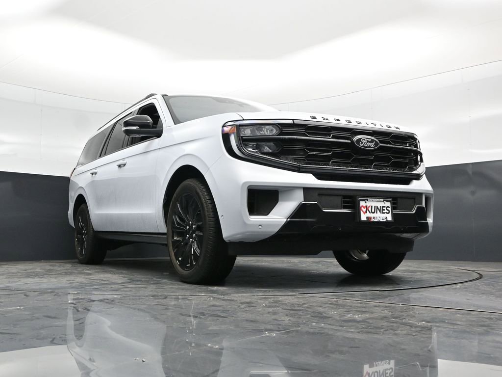 Used 2025 Ford Expedition Max Platinum w/ Stealth Appearance Package image 51