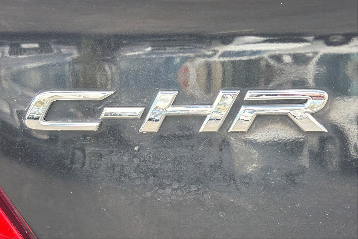 Used 2018 Toyota C-HR XLE image 23