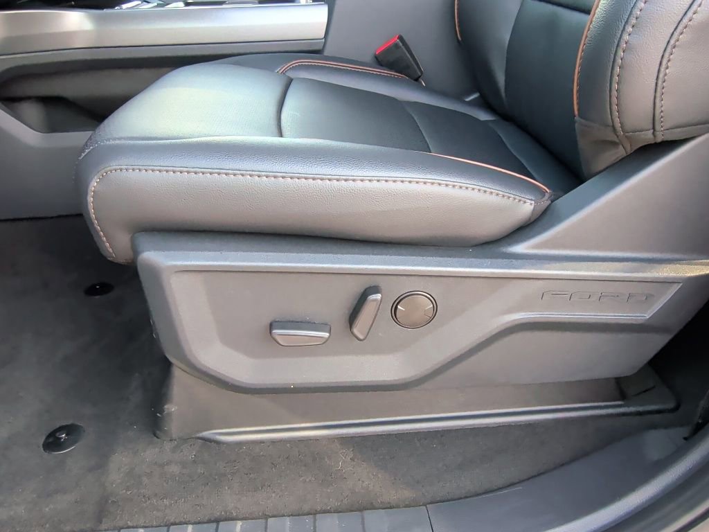 New 2026 Ford F350 Lariat image 13