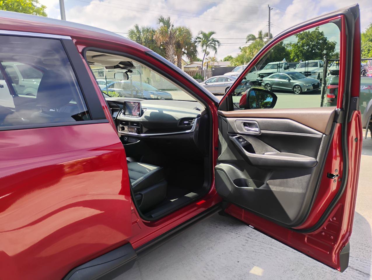 Used 2023 Nissan Rogue SV w/ SV Premium B Package FWD image 38