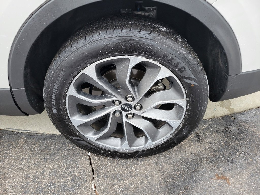 Used 2021 Lincoln Nautilus Reserve image 12