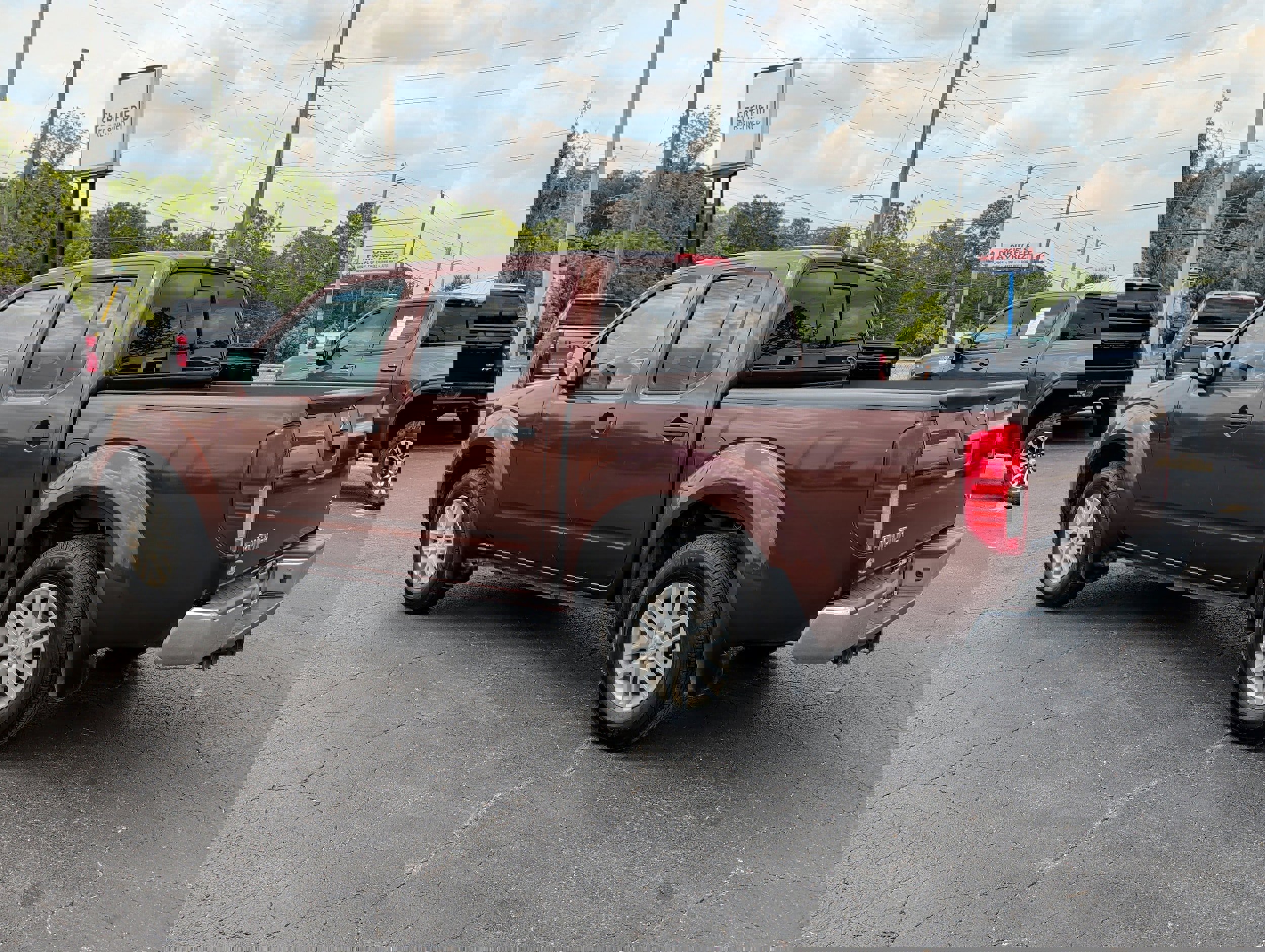 Used 2016 Nissan Frontier SV RWD image 11