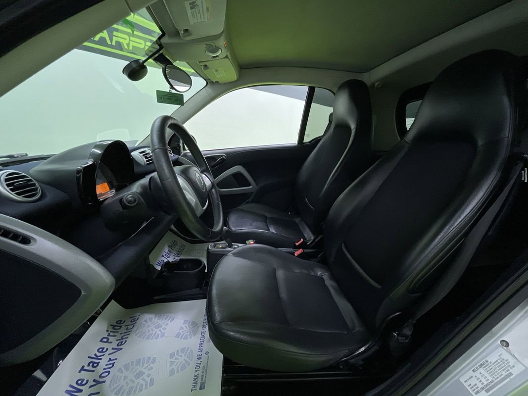 Used 2013 smart fortwo pure image 15