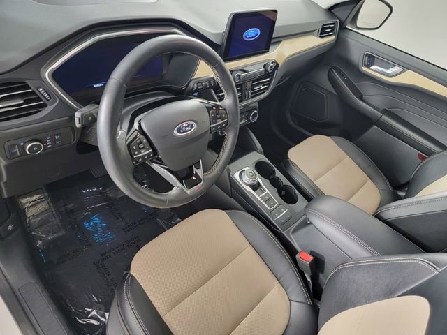 Certified 2022 Ford Escape Titanium w/ Titanium Elite Package AWD/4WD image 12