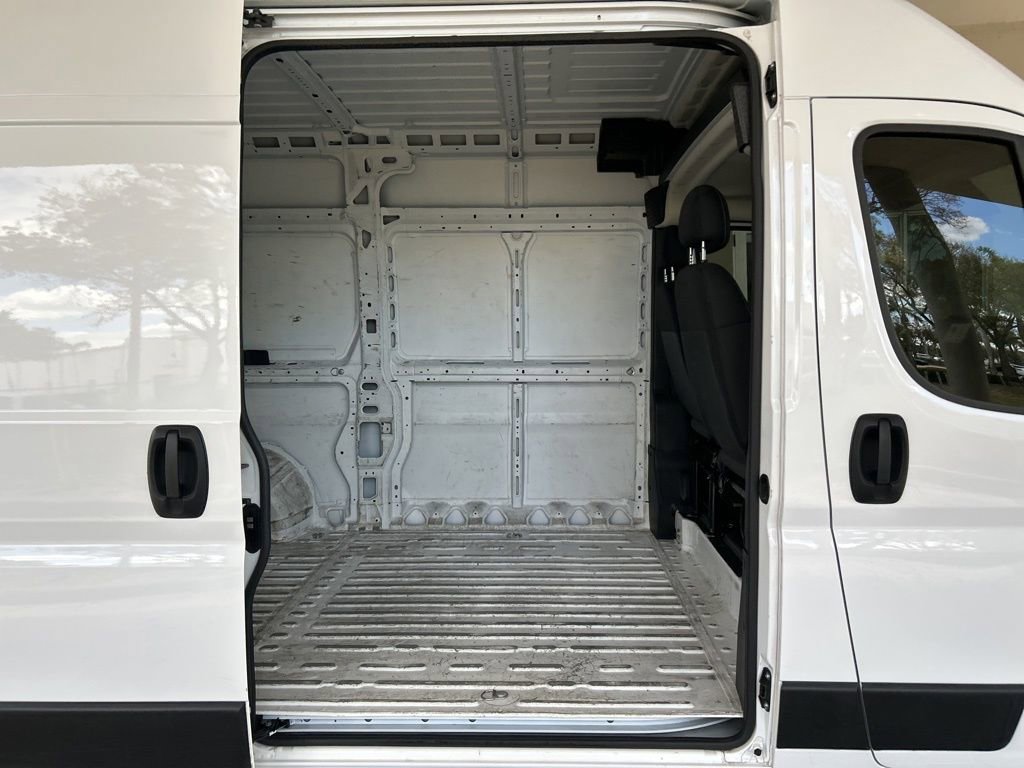 Used 2023 RAM ProMaster 2500 w/ Convenience Group image 23