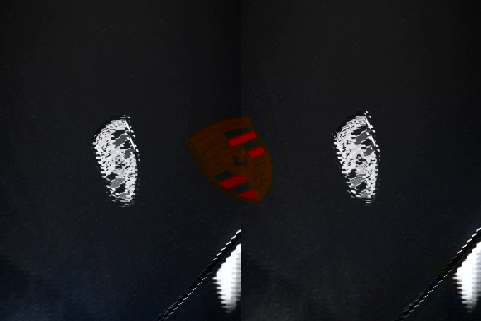 Certified 2022 Porsche Taycan 4S image 34