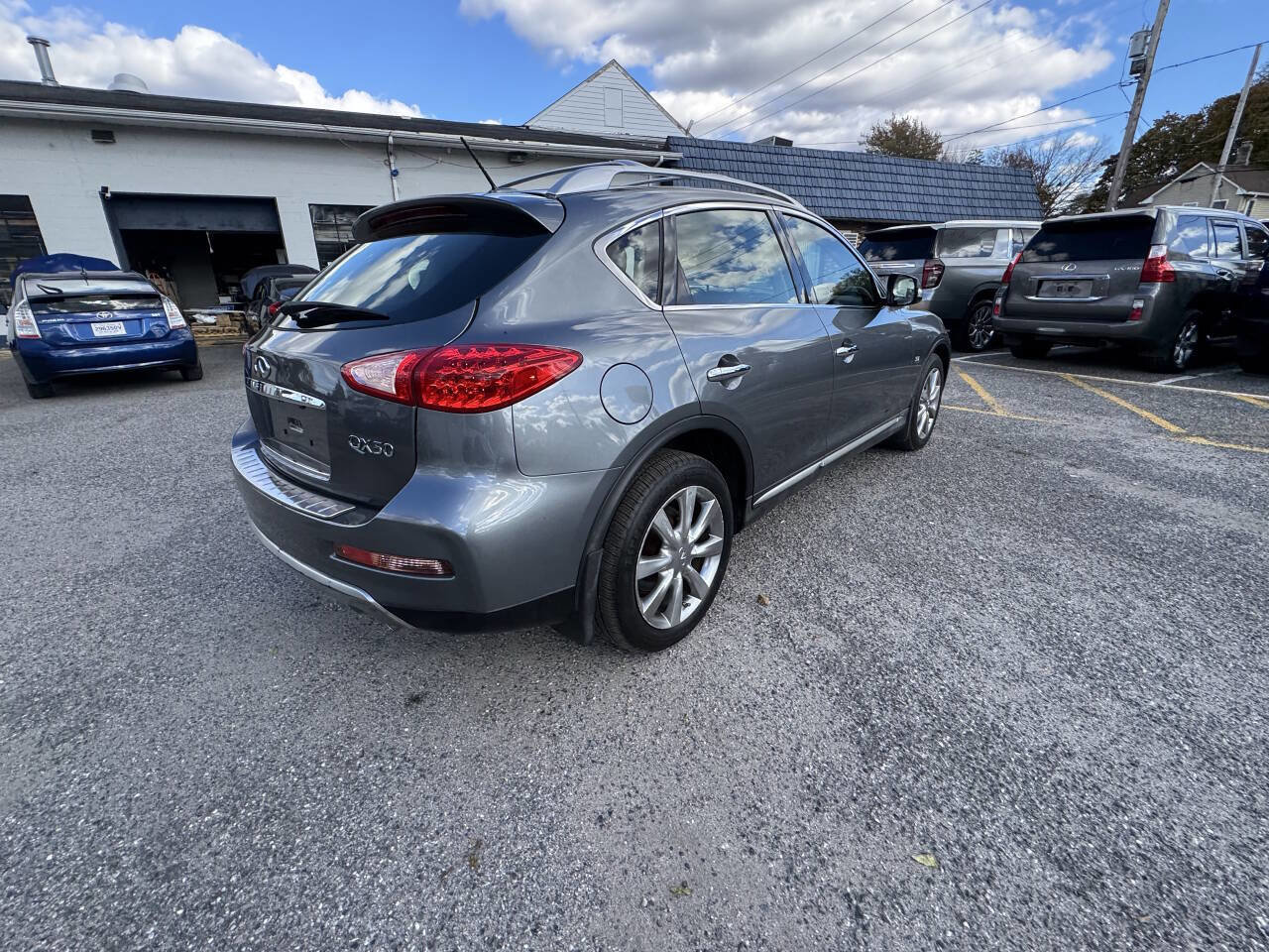 Used 2017 INFINITI QX50 2WD w/ Premium Package image 13
